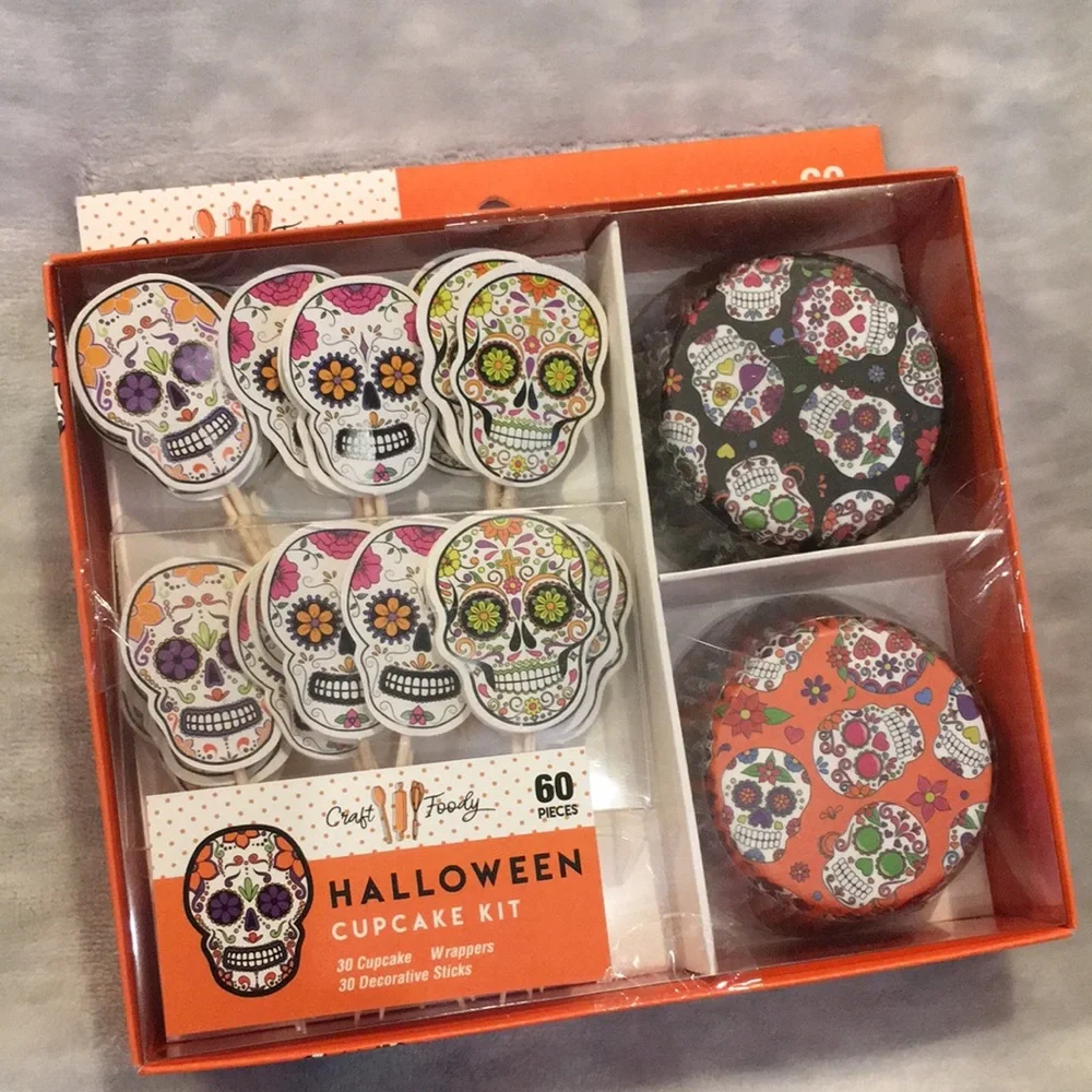 Skull Halloween Dia Des Las Muertos Cupcake Kit NWT set of 30 liners & picks